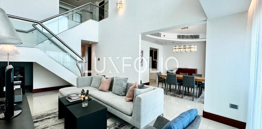 Apartment in International City, Dubai 3 bedrooms, 246 sq.m. № 45310