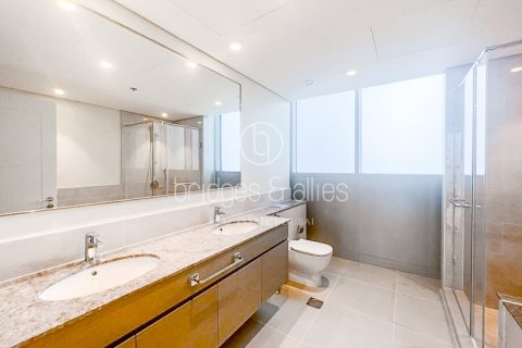 Apartment in Downtown Dubai (Downtown Burj Dubai), Dubai 3 bedrooms, 146 sq.m. № 89105 - photo 17