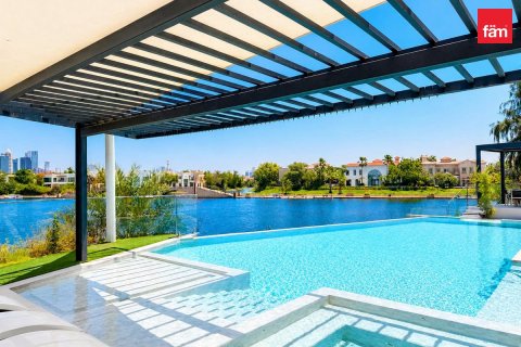 Villa in Jumeirah Islands, Dubai 5 bedrooms, 955.3 sq.m. № 137542