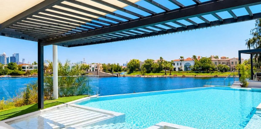 Villa in Jumeirah Islands, Dubai 5 bedrooms, 955.3 sq.m. № 137542
