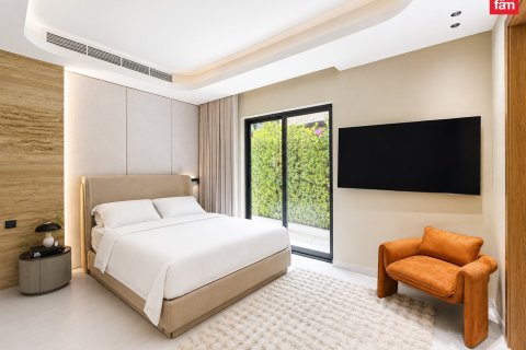 Villa en Jumeirah Islands, Dubai, 5 dormitorios, 955.3 m², № 137542 - foto 16