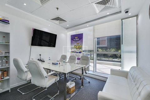 Oficina en Business Bay, Dubai, 63.9 m², № 42565 - foto 1