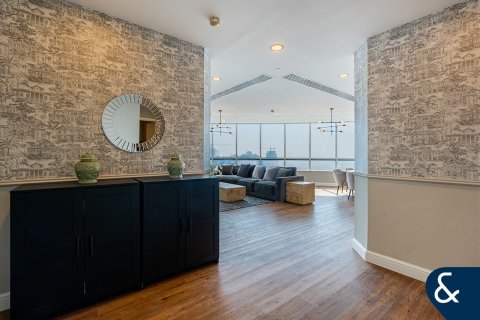 Apartment in Dubai Marina, Dubai 4 bedrooms, 228 sq.m. № 78912 - photo 10