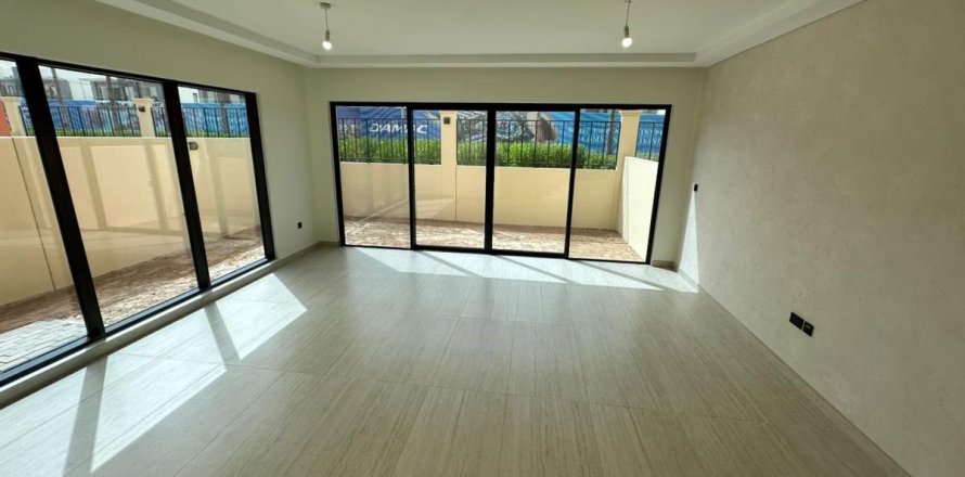 Таунхаус в Дубае, 5 спален, 219.6м², № 112820