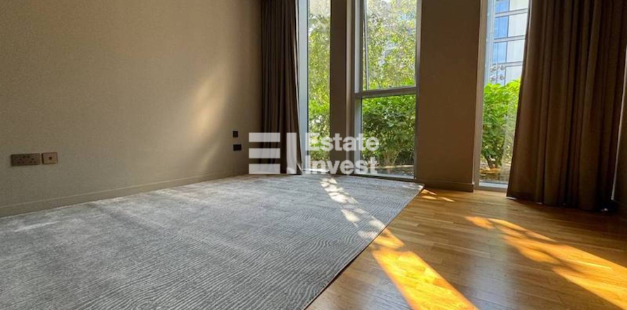 Appartement à Dubai, 2 chambres, 193 m², № 5407