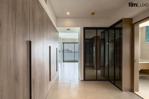 Villa à Dubai, 5 chambres, 718.3 m², № 41760 - photo 8