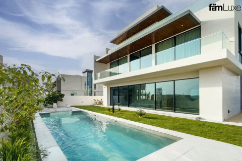 Villa à Dubai, 5 chambres, 718.3 m², № 41760 - photo 1