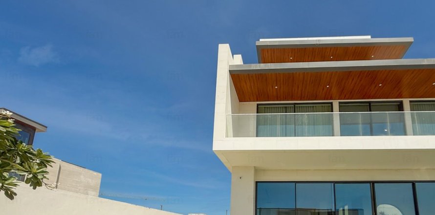 Villa en Dubai, 5 dormitorios, 718.3 m², № 41760