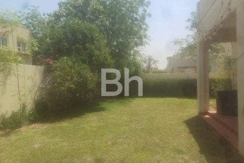 Villa in Dubai 3 bedrooms, 540 sq.m. № 21848 - photo 8