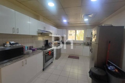 Villa in Dubai 3 bedrooms, 540 sq.m. № 21848 - photo 2